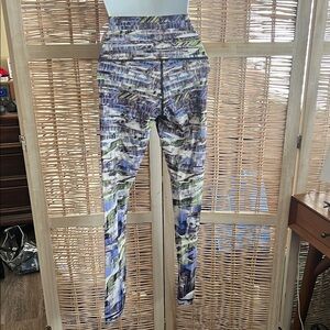 Colorful fun Abstract Lululemon size 2 Leggings full length